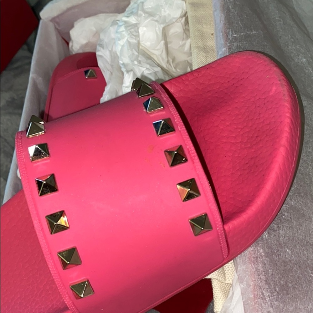 Valentino Slides - Picture 6 of 9
